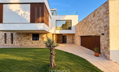 Exterior 3